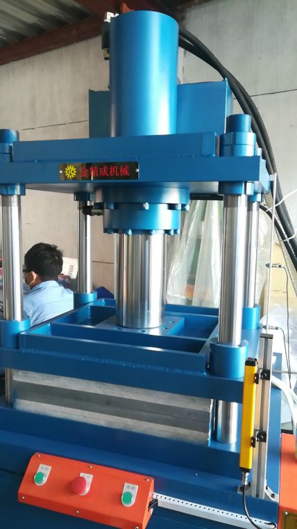 高精度四柱油壓機(jī)|惠州四柱液壓機(jī)廠家